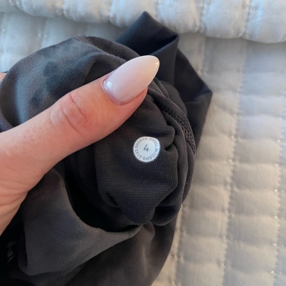 Align High-Rise Short 6” - Picture 5 of 5